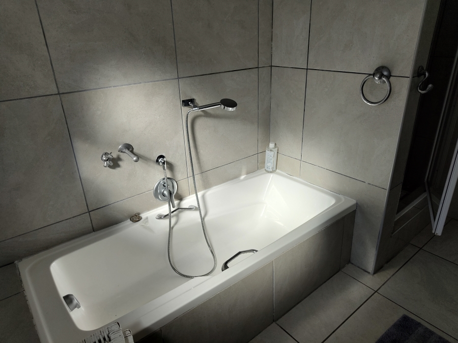 To Let 3 Bedroom Property for Rent in Stilbaai Wes Western Cape
